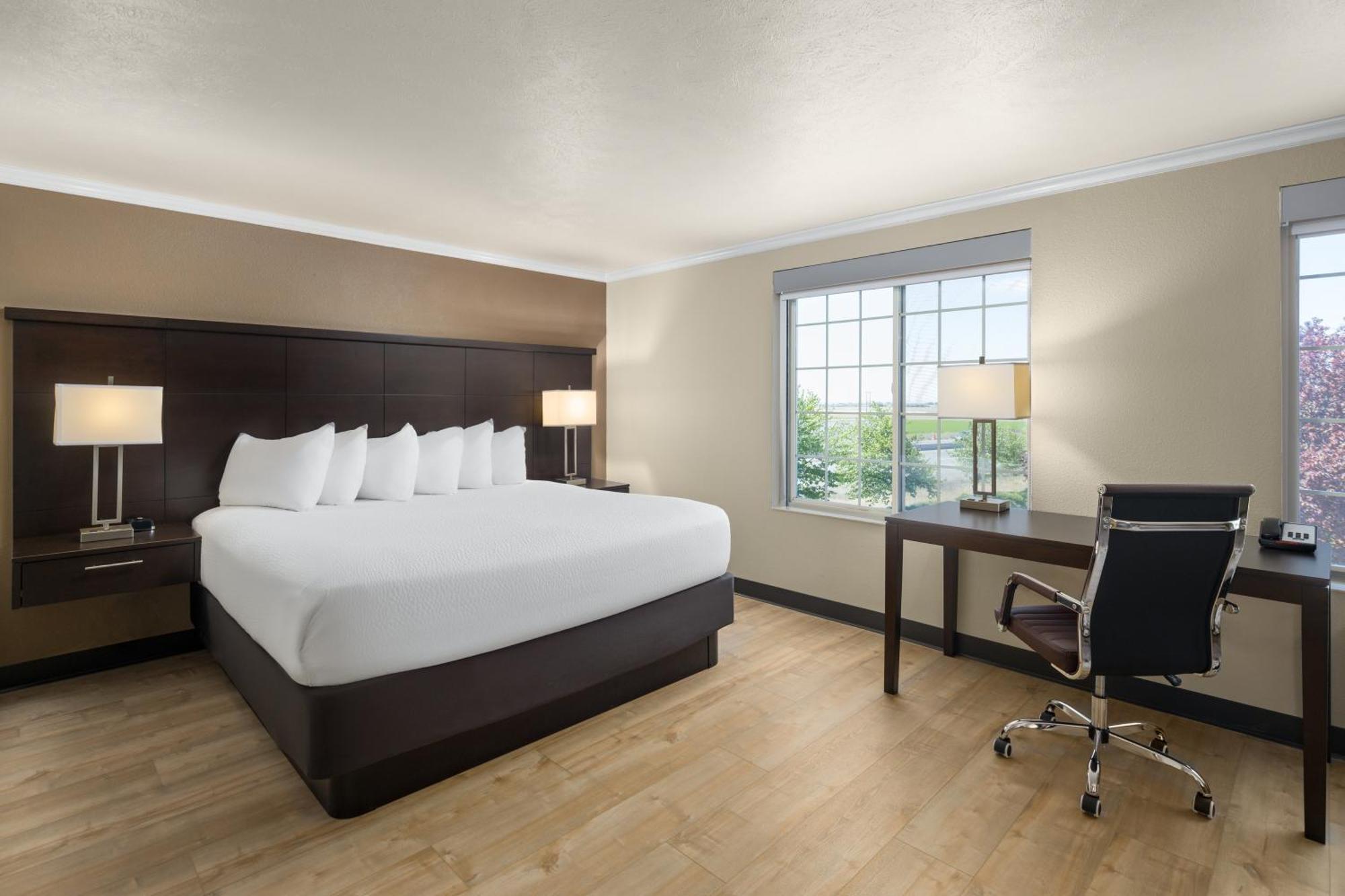 Ramada By Wyndham Moses Lake Exterior foto